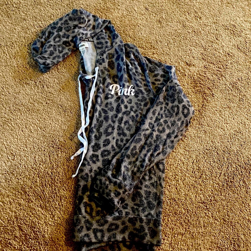VS Pink Grey Leopard Top with Hoodie
